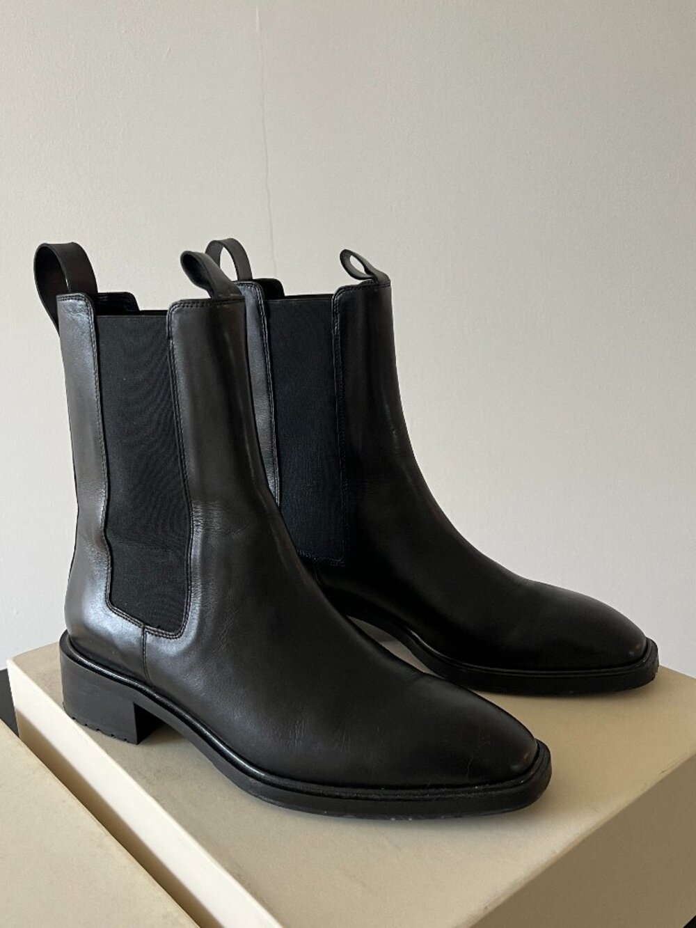 Women's Aeyde Simone Leather Chelsea Boot - Size 40